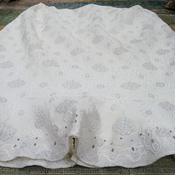 Sera Fina Women Crepe Puff White Silver Thread Eyelets Midi Skirt Size 24 *New* - Picture 4 of 8
